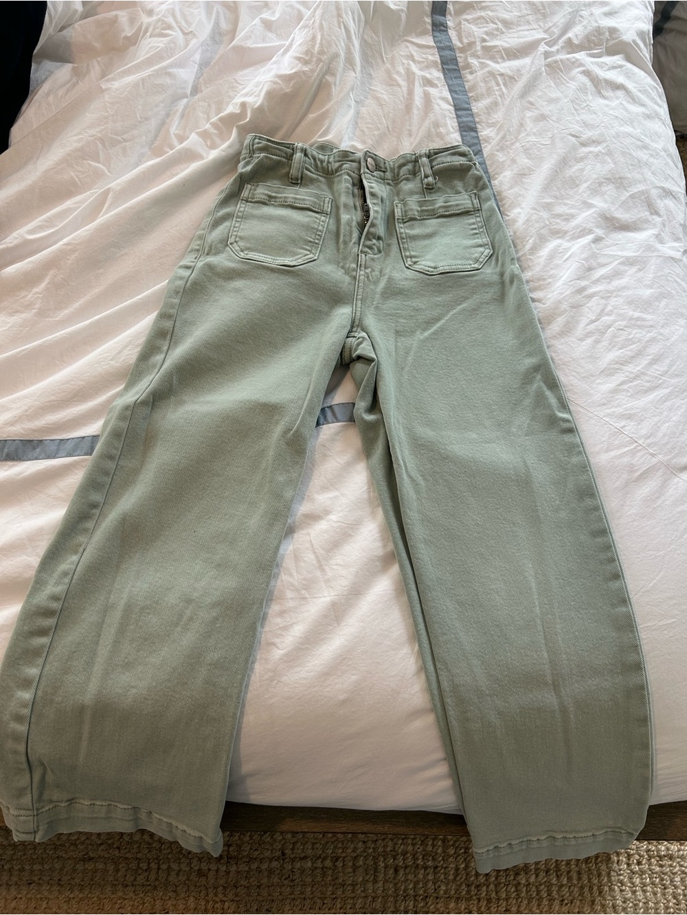 Cropped Relaxed Wide-Leg Women’s Jeans in Sage Green